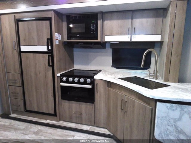 Grand Design Imagine 23bhe 2022 573TE2821N3423295 Image 6