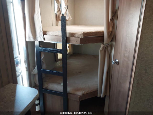 Gulf Stream Coach Inc Trailmaster 2017 1NL1GTM24H1126133 Image 8