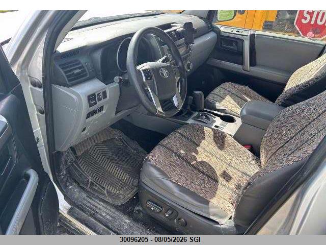 30096205 :رقم المزاد ، JTEBU5JR1A5025674 vin ، 2010 Toyota 4runner Sr5/limited/trail مزاد بيع