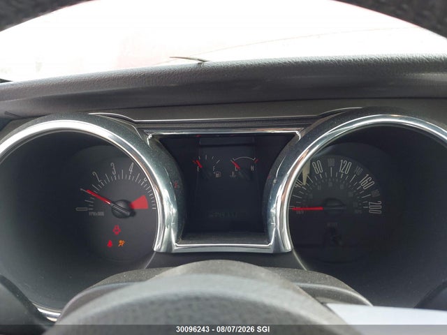30096243 :رقم المزاد ، 1ZVFT80N855164762 vin ، 2005 Ford Mustang مزاد بيع