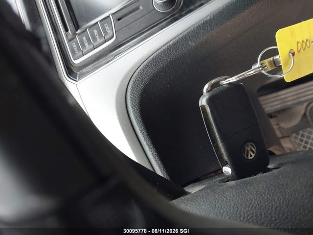 Продажа на аукционе авто 2018 Volkswagen Passat S/r-line, vin: 1VWAA7A36JC020673, номер лота: 30095778
