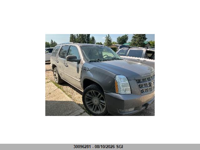 30096281 :رقم المزاد ، 1GYS4CEF5DR107374 vin ، 2013 Cadillac Escalade Premium مزاد بيع