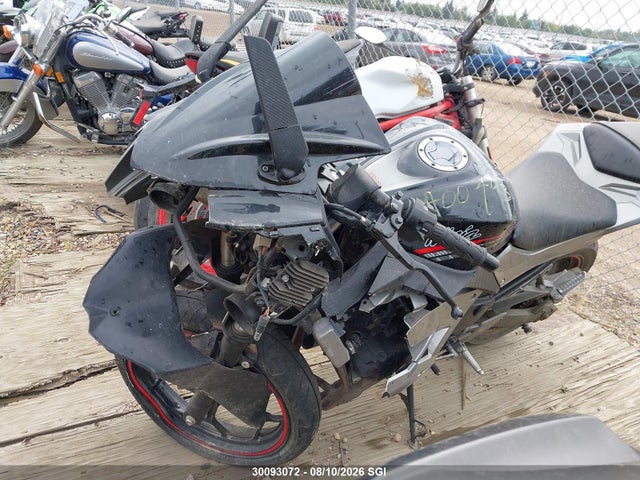 30093072 :رقم المزاد ، JKAEX8B11DDA00493 vin ، 2013 Kawasaki Ex300 B مزاد بيع