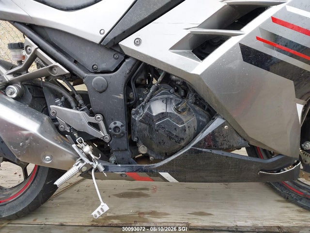 30093072 :رقم المزاد ، JKAEX8B11DDA00493 vin ، 2013 Kawasaki Ex300 B مزاد بيع