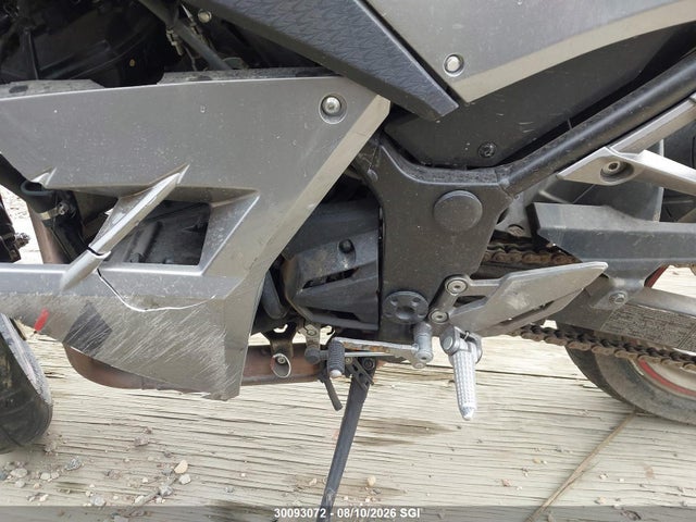 30093072 :رقم المزاد ، JKAEX8B11DDA00493 vin ، 2013 Kawasaki Ex300 B مزاد بيع