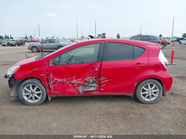 30096361 :رقم المزاد ، JTDKDTB36E1564193 vin ، 2014 Toyota Prius C مزاد بيع