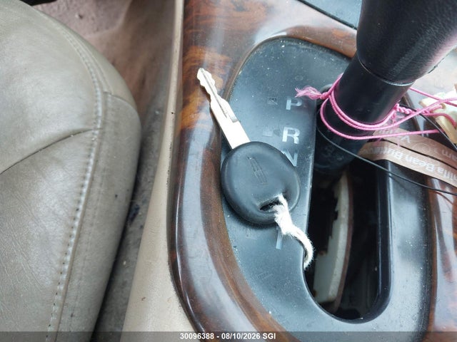 30096388 :رقم المزاد ، 1LNFM91V6WY618913 vin ، 1998 Lincoln Mark Viii مزاد بيع