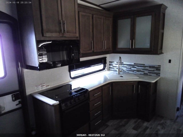 Keystone Cougar 5th Wheel Cougar 2018 4YDF36724J2510401 Image 10
