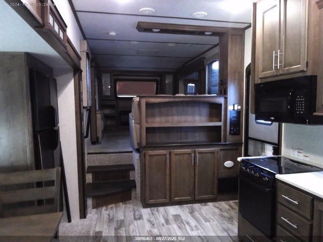 Keystone Cougar 5th Wheel Cougar 2018 4YDF36724J2510401 Image 11