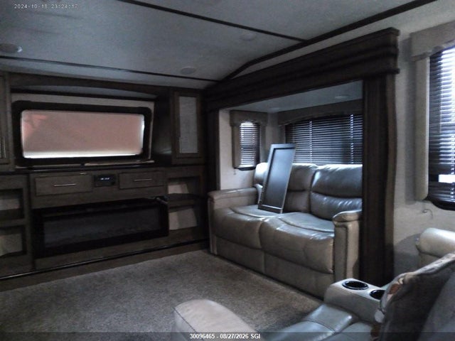 Keystone Cougar 5th Wheel Cougar 2018 4YDF36724J2510401 Image 12