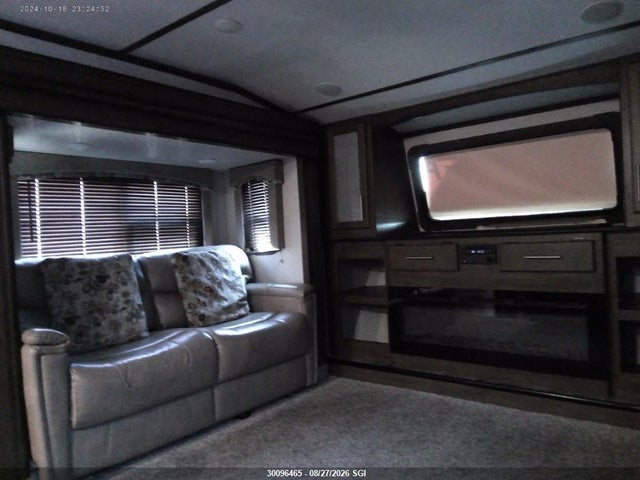 Keystone Cougar 5th Wheel Cougar 2018 4YDF36724J2510401 Image 13