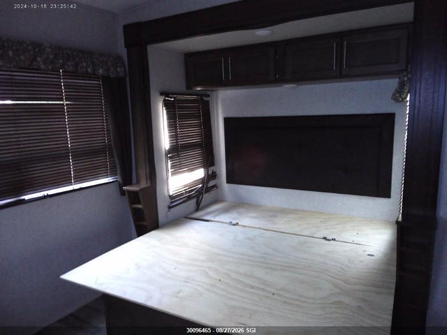 Keystone Cougar 5th Wheel Cougar 2018 4YDF36724J2510401 Image 17