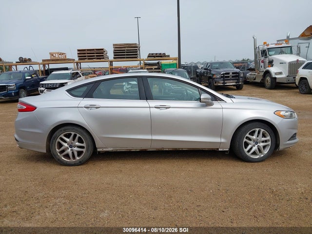 30096414 :رقم المزاد ، 3FA6P0H75GR230317 vin ، 2016 Ford Fusion Se مزاد بيع