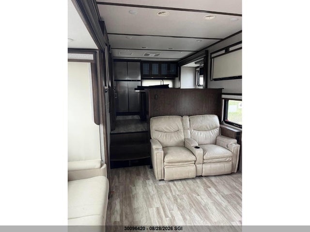 Grand Design Rv Solitude 2020 573FS4227L9905838 Image 10