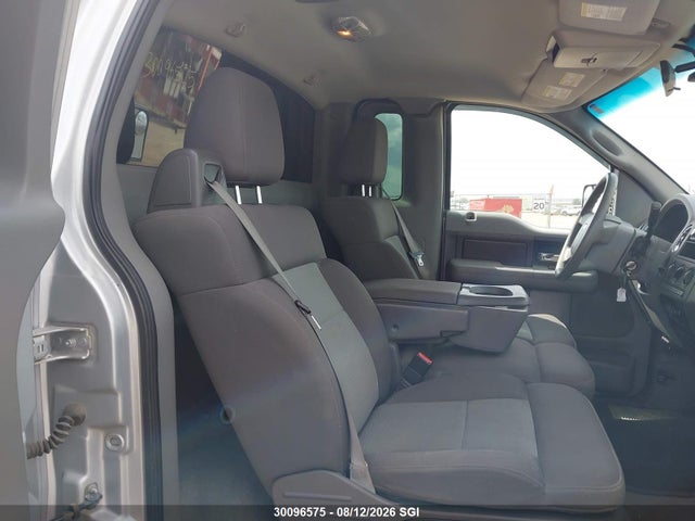 30096575 :رقم المزاد ، 1FTRF02W04KD73038 vin ، 2004 Ford F150 مزاد بيع