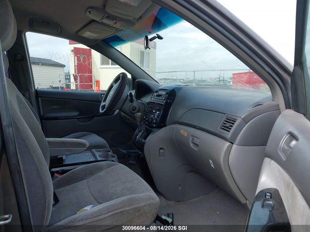 Продажа на аукционе авто 2004 Toyota Sienna Ce, vin: 5TDZA29C44S013737, номер лота: 30096604