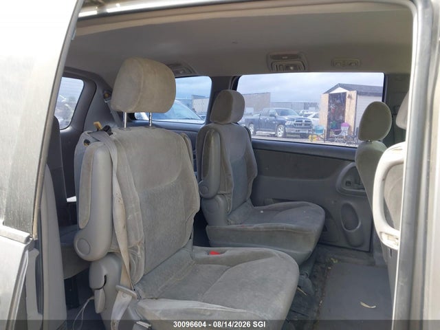 Продажа на аукционе авто 2004 Toyota Sienna Ce, vin: 5TDZA29C44S013737, номер лота: 30096604