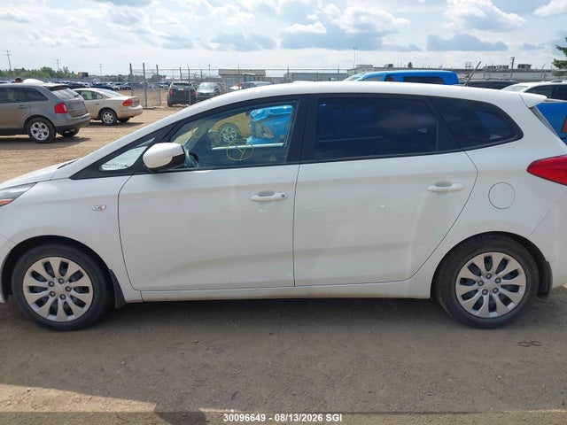 Продаж на аукціоні авто 2015 Kia Rondo, vin: KNAHT8A3XF7089865, номер лоту: 30096649