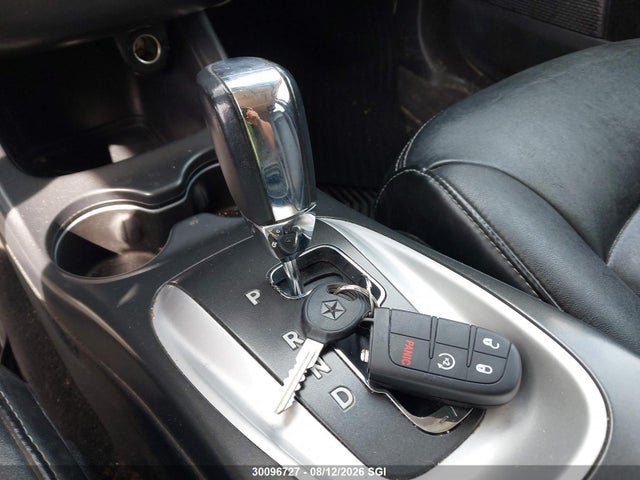 30096727 :رقم المزاد ، 3D4PH6FG3BT539803 vin ، 2011 Dodge Journey R/t مزاد بيع