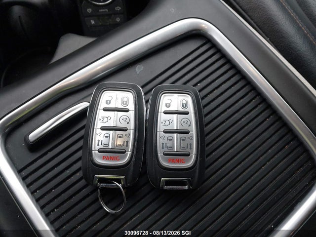 30096728 :رقم المزاد ، 2C4RC1EG0JR290290 vin ، 2018 Chrysler Pacifica Touring L Plus مزاد بيع