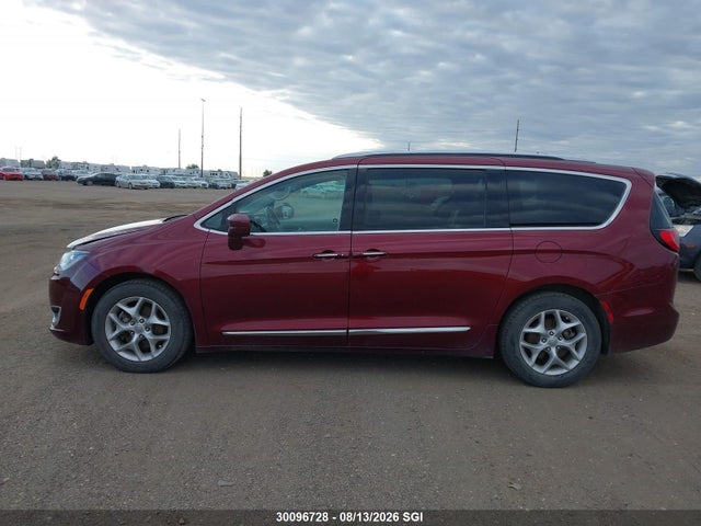 30096728 :رقم المزاد ، 2C4RC1EG0JR290290 vin ، 2018 Chrysler Pacifica Touring L Plus مزاد بيع