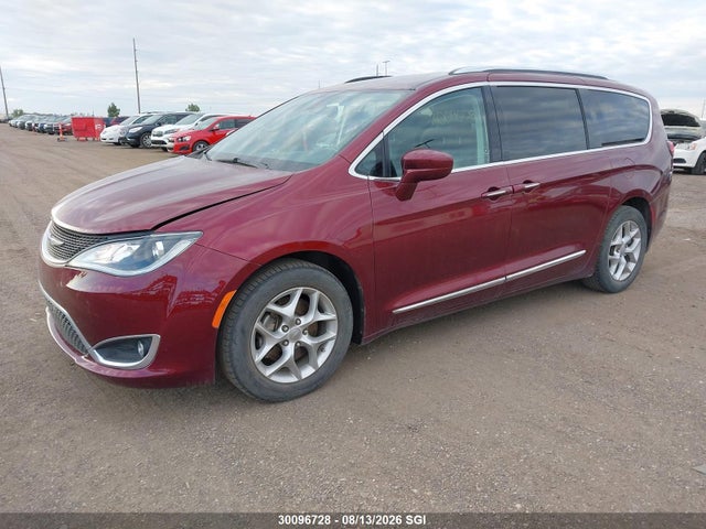 30096728 :رقم المزاد ، 2C4RC1EG0JR290290 vin ، 2018 Chrysler Pacifica Touring L Plus مزاد بيع