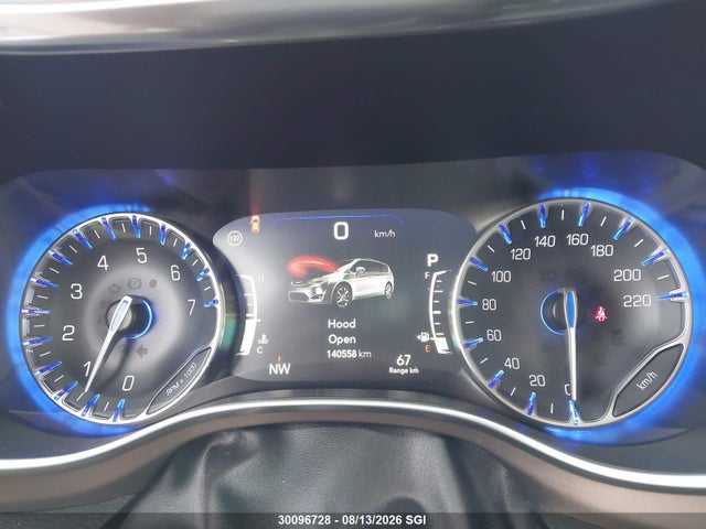 30096728 :رقم المزاد ، 2C4RC1EG0JR290290 vin ، 2018 Chrysler Pacifica Touring L Plus مزاد بيع