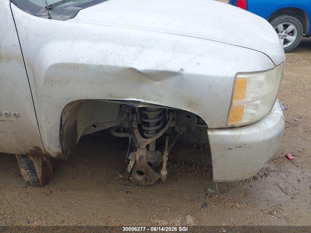 30096277 :رقم المزاد ، 3GCPKSE34BG210638 vin ، 2011 Chevrolet Silverado K1500 Lt مزاد بيع