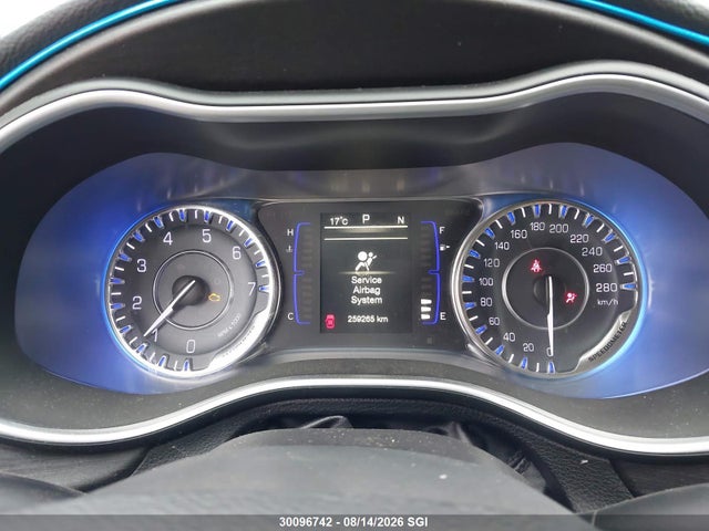 30096742 :رقم المزاد ، 1C3CCCAB7GN140408 vin ، 2016 Chrysler 200 Limited مزاد بيع