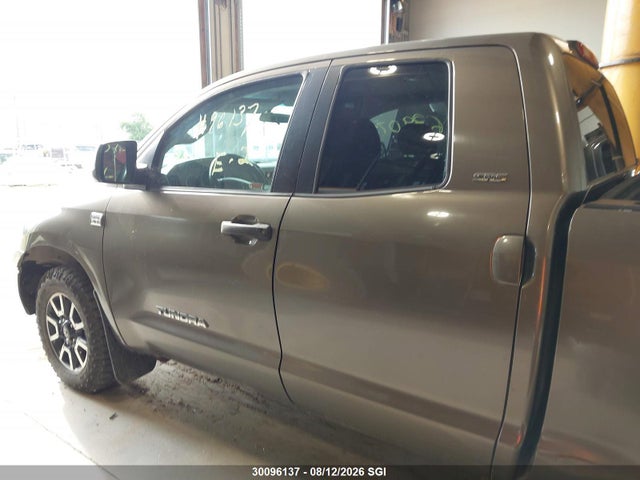 Продажа на аукционе авто 2007 Toyota Tundra Double Cab Sr5, vin: 5TFBT54167X002854, номер лота: 30096137
