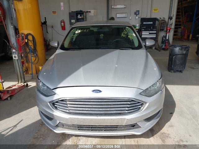 30096557 :رقم المزاد ، 3FA6P0H71JR237014 vin ، 2018 Ford Fusion Se مزاد بيع