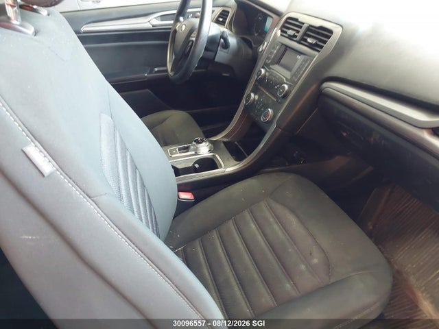 30096557 :رقم المزاد ، 3FA6P0H71JR237014 vin ، 2018 Ford Fusion Se مزاد بيع
