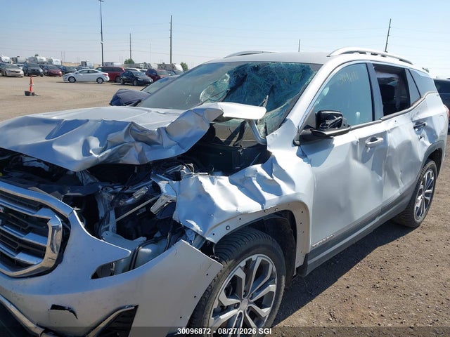 3GKALVEXXKL185635 GMC Terrain Slt