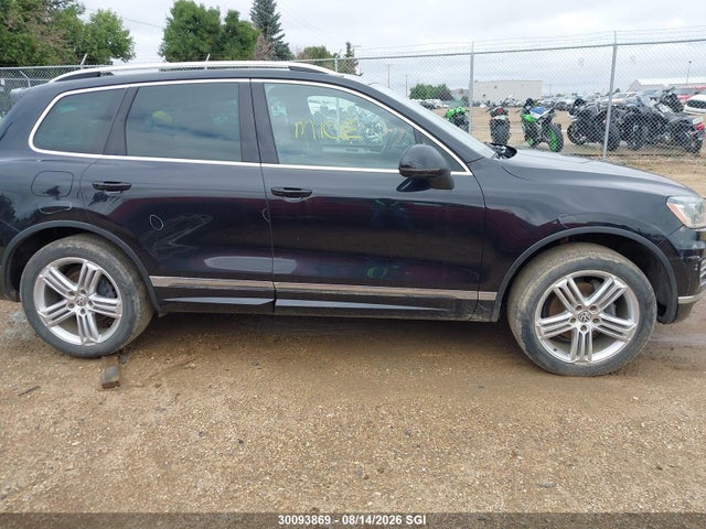 Продажа на аукционе авто 2017 Volkswagen Touareg Execline W/ R-line, vin: WVGHF7BP3HD002474, номер лота: 30093869