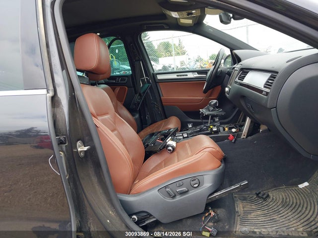 Продажа на аукционе авто 2017 Volkswagen Touareg Execline W/ R-line, vin: WVGHF7BP3HD002474, номер лота: 30093869