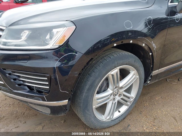 Продажа на аукционе авто 2017 Volkswagen Touareg Execline W/ R-line, vin: WVGHF7BP3HD002474, номер лота: 30093869