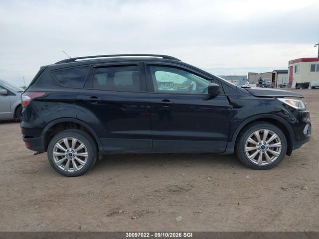 30097022 :رقم المزاد ، 1FMCU9G93HUA34377 vin ، 2017 Ford Escape Se مزاد بيع