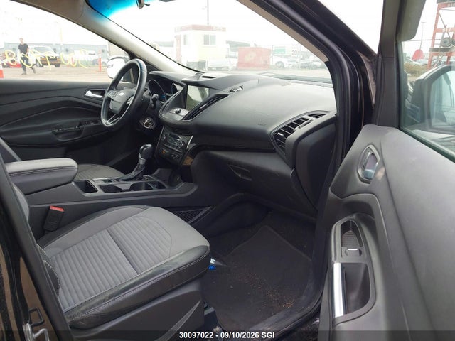 30097022 :رقم المزاد ، 1FMCU9G93HUA34377 vin ، 2017 Ford Escape Se مزاد بيع