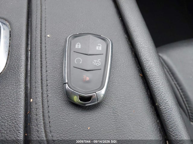30097044 :رقم المزاد ، 1GYKNDRS5JZ232283 vin ، 2018 Cadillac Xt5 Luxury مزاد بيع