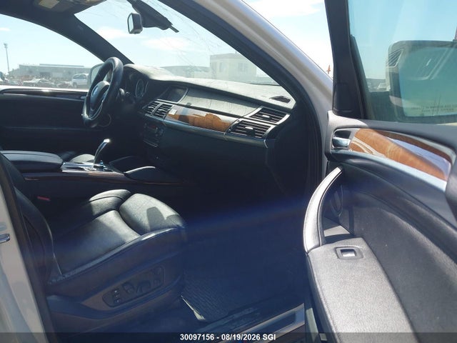 2013 Bmw X6 Xdrive50i მანქანა იყიდება აუქციონზე, vin: 5UXFG8C54DL592047, აუქციონის ნომერი: 30097156