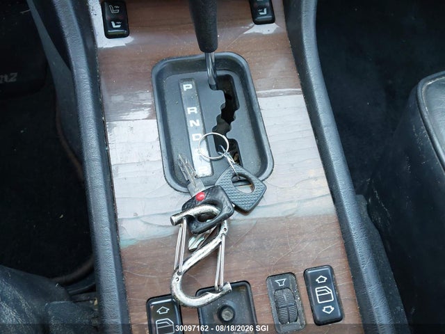 1987 Mercedes-benz 300 E მანქანა იყიდება აუქციონზე, vin: WDBEA30DXHA407819, აუქციონის ნომერი: 30097162