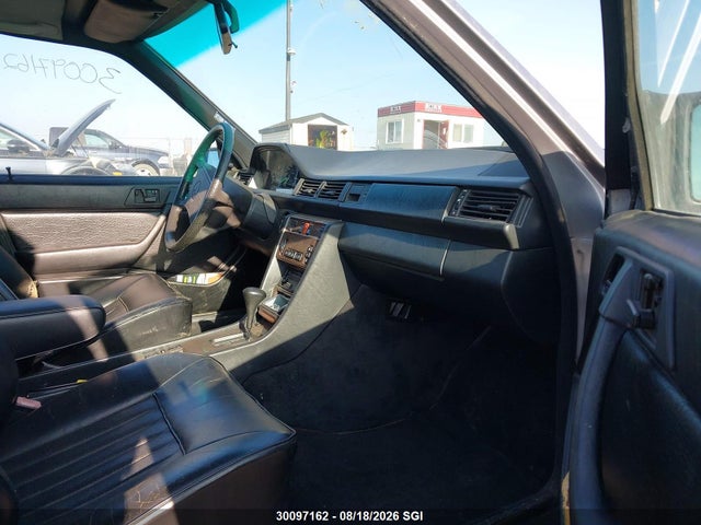1987 Mercedes-benz 300 E მანქანა იყიდება აუქციონზე, vin: WDBEA30DXHA407819, აუქციონის ნომერი: 30097162