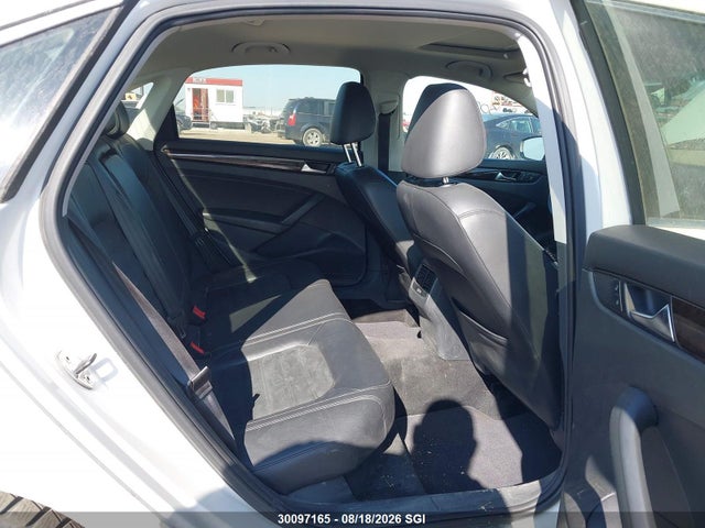 Продаж на аукціоні авто 2015 Volkswagen Passat Sel, vin: 1VWCS7A34FC002251, номер лоту: 30097165