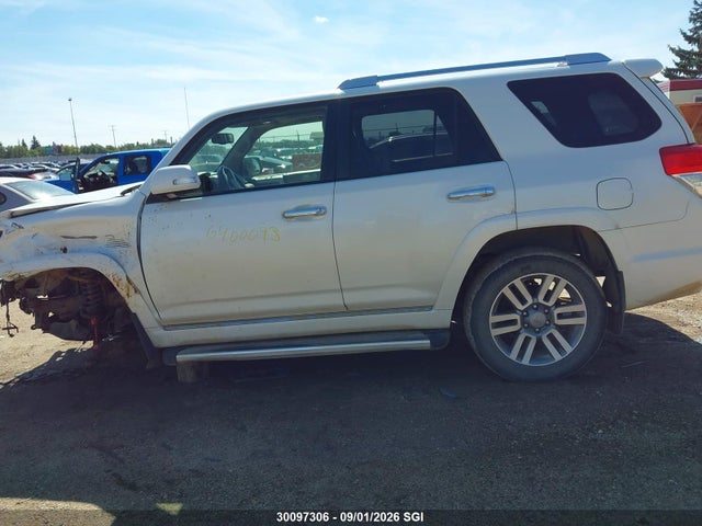 30097306 :رقم المزاد ، JTEBU5JR0D5125091 vin ، 2013 Toyota 4runner Sr5/limited/trail مزاد بيع