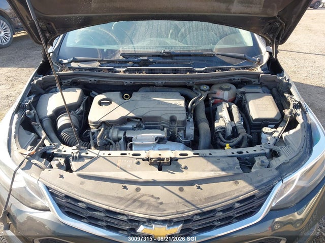 30097315 :رقم المزاد ، 1G1BE5SM6J7210675 vin ، 2018 Chevrolet Cruze Lt مزاد بيع