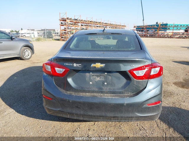 30097315 :رقم المزاد ، 1G1BE5SM6J7210675 vin ، 2018 Chevrolet Cruze Lt مزاد بيع