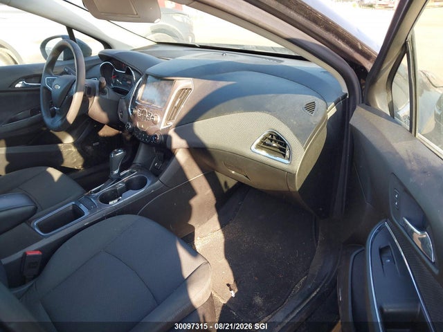 30097315 :رقم المزاد ، 1G1BE5SM6J7210675 vin ، 2018 Chevrolet Cruze Lt مزاد بيع
