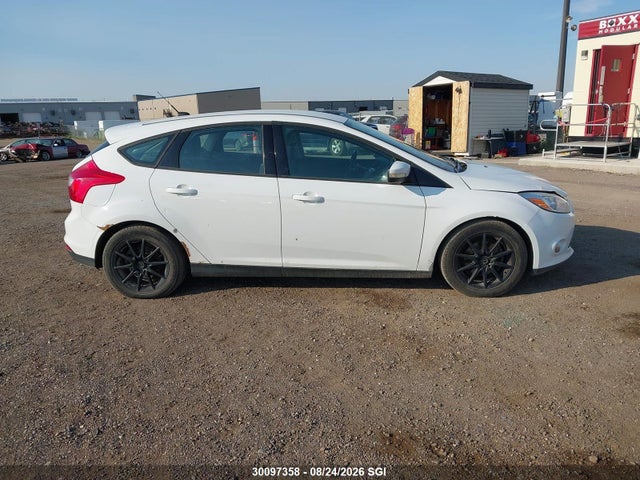 1FADP3K2XEL328700 Ford FOCUS SE