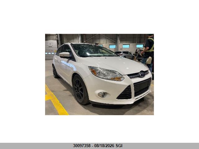 1FADP3K2XEL328700 Ford FOCUS SE