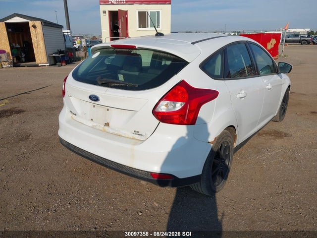1FADP3K2XEL328700 Ford FOCUS SE